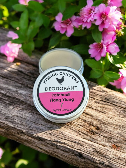 Kissing Chickens mini tin Patchouli & Ylang Ylang